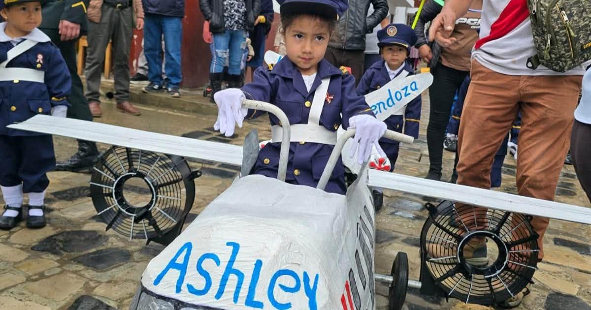 Leymebamba honra a Ashley Vargas en su desfile de Fiestas Patrias