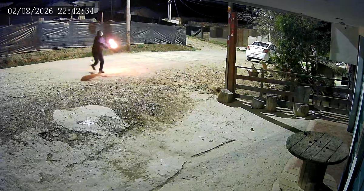 Lanzan bombas caseras contra vivienda en Chachapoyas