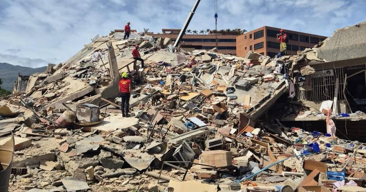 En medio de las réplicas, siguen las tareas de rescate bajo los escombros que dejó el doble terremoto en Venezuela
